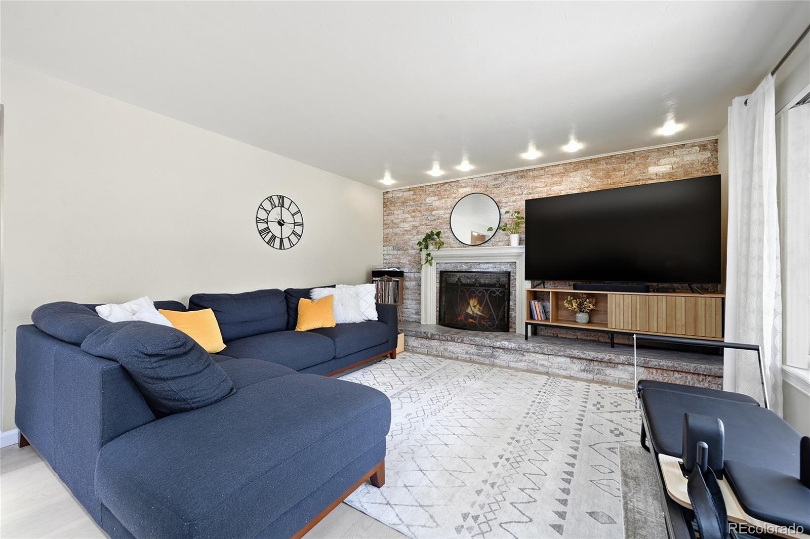 MLS Image #3 for 6651 e ithaca place ,denver, Colorado