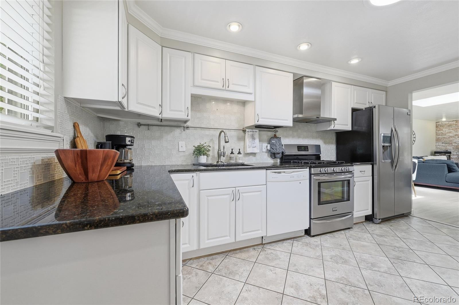 MLS Image #7 for 6651 e ithaca place ,denver, Colorado