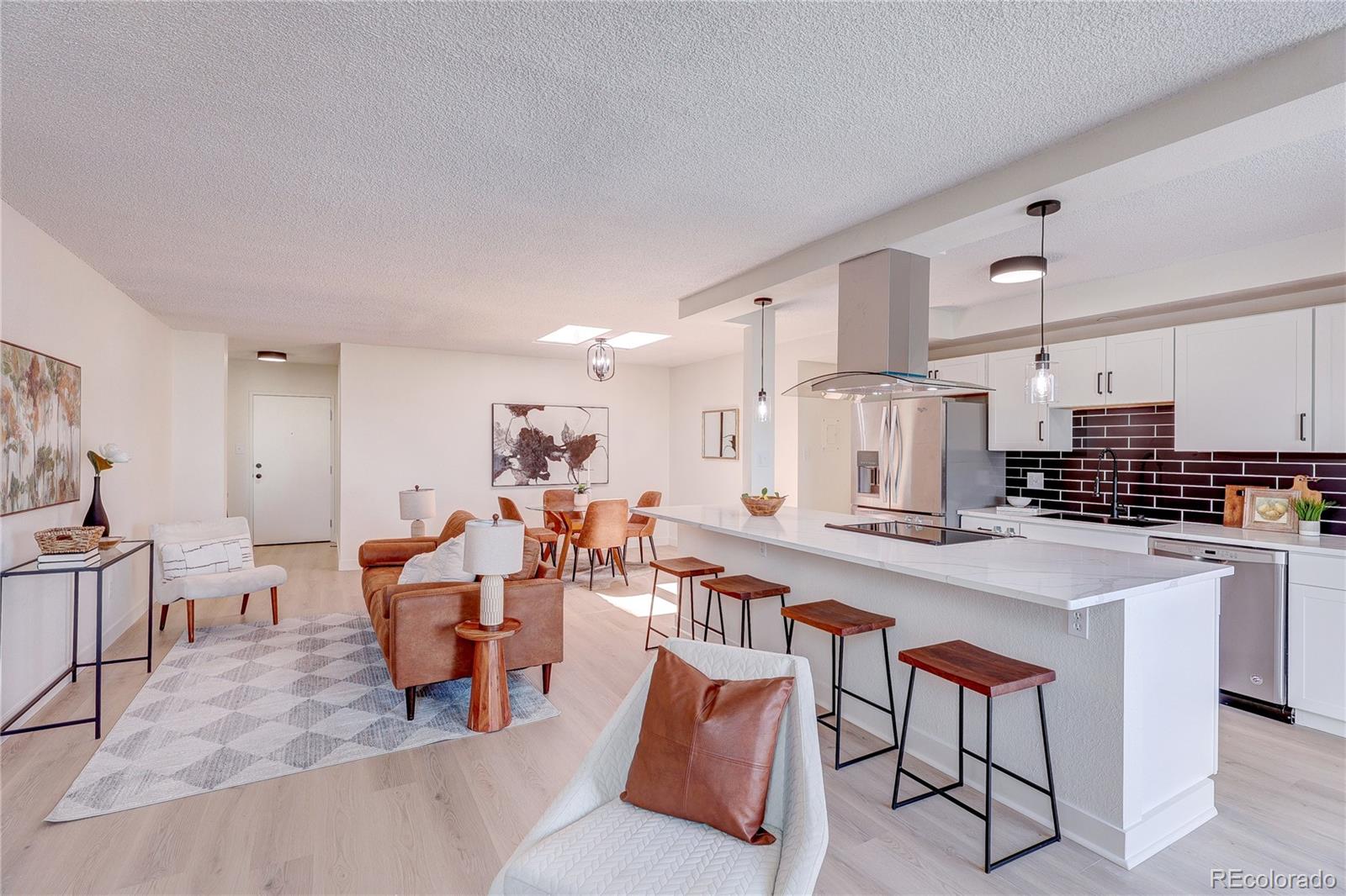 MLS Image #14 for 2880 s locust street,denver, Colorado