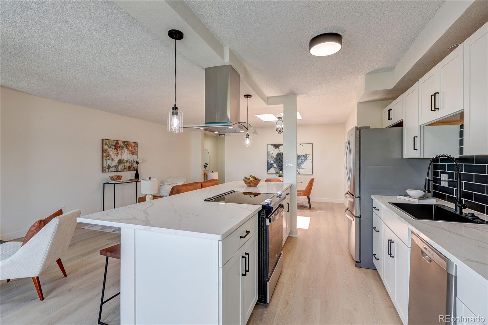MLS Image #16 for 2880 s locust street,denver, Colorado