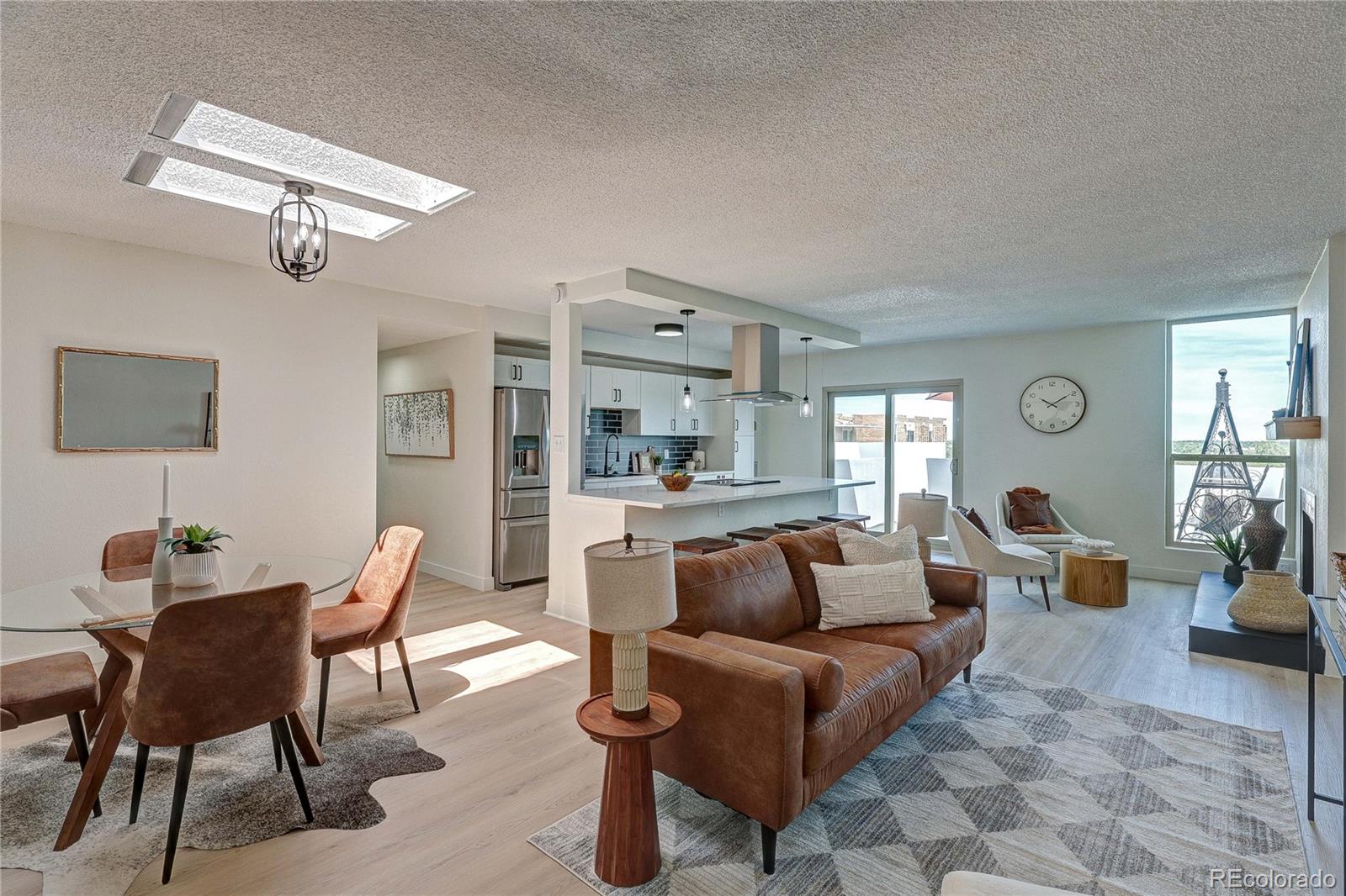 MLS Image #2 for 2880 s locust street,denver, Colorado