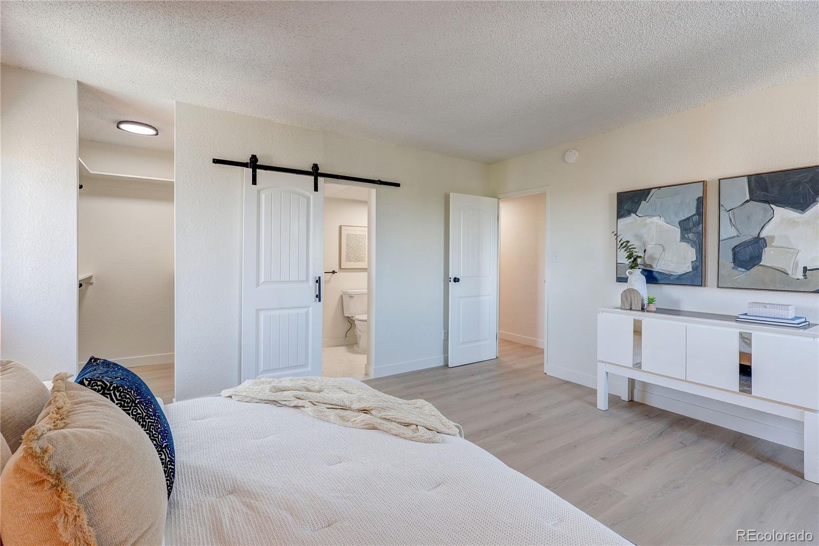 MLS Image #24 for 2880 s locust street,denver, Colorado