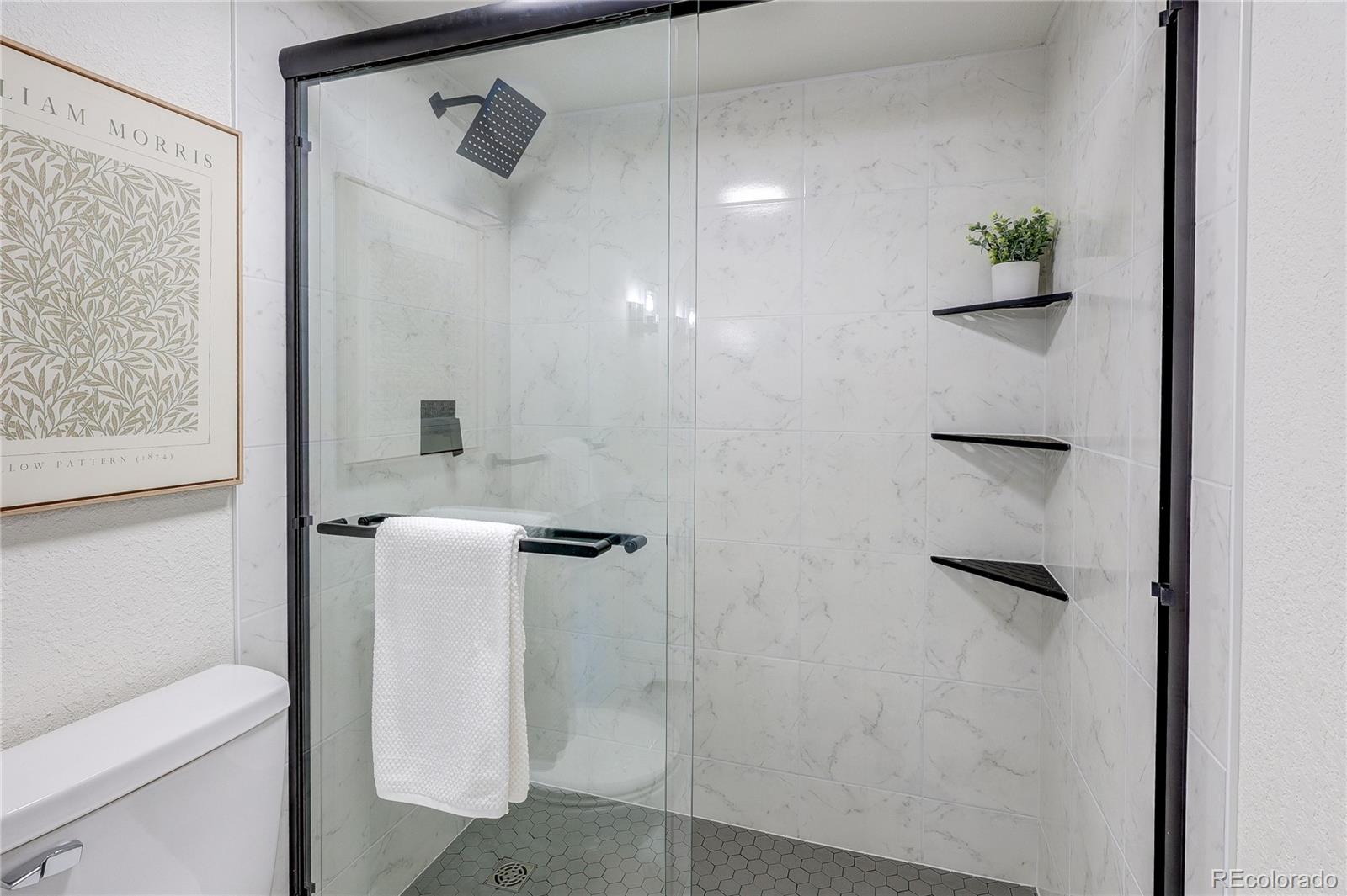 MLS Image #27 for 2880 s locust street,denver, Colorado