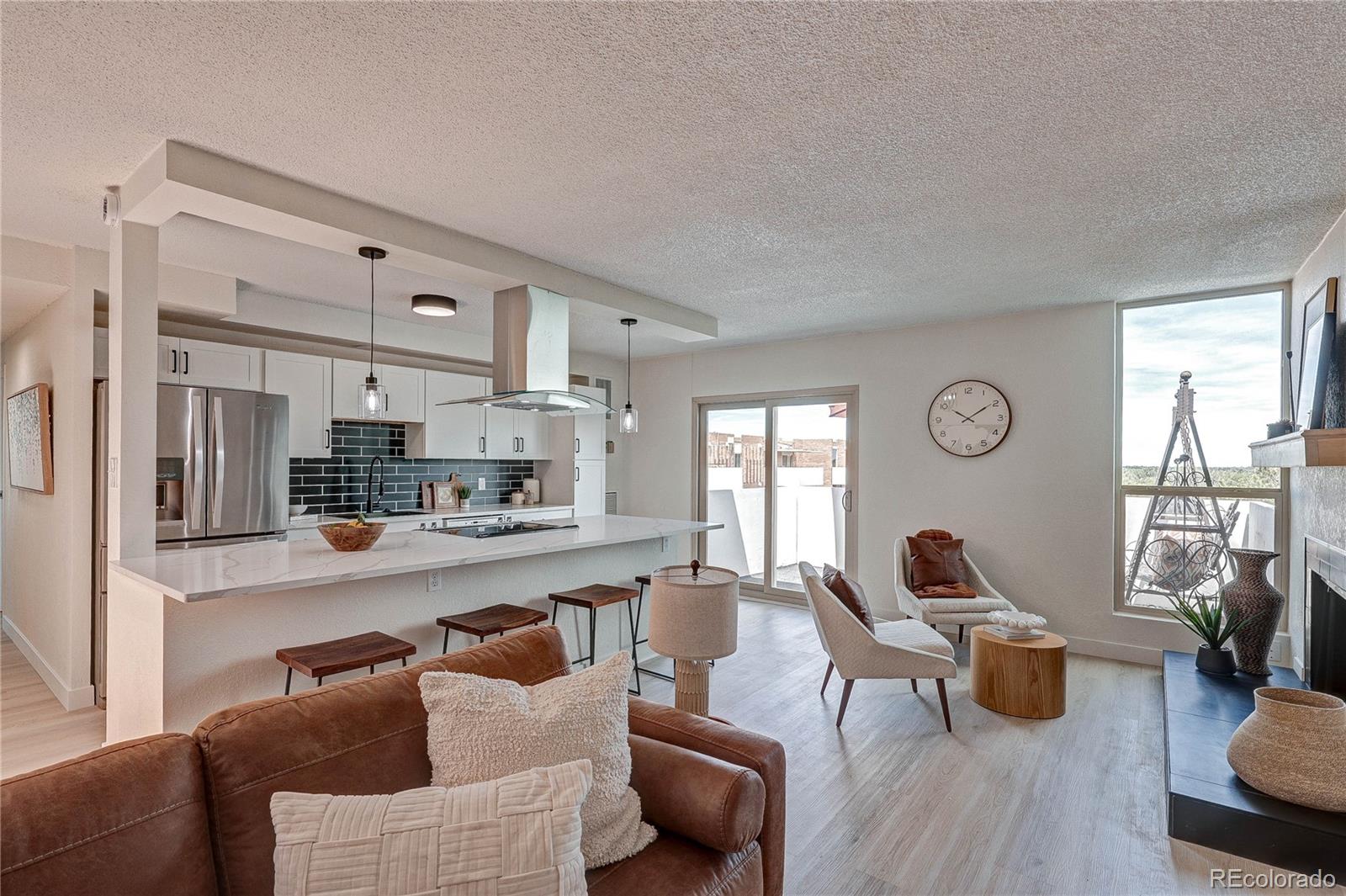 MLS Image #4 for 2880 s locust street,denver, Colorado