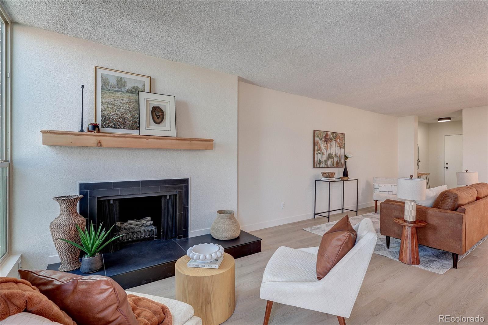 MLS Image #5 for 2880 s locust street,denver, Colorado