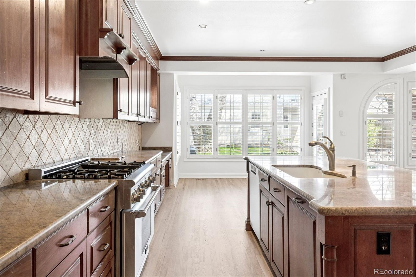 MLS Image #7 for 2350 s milwaukee street,denver, Colorado