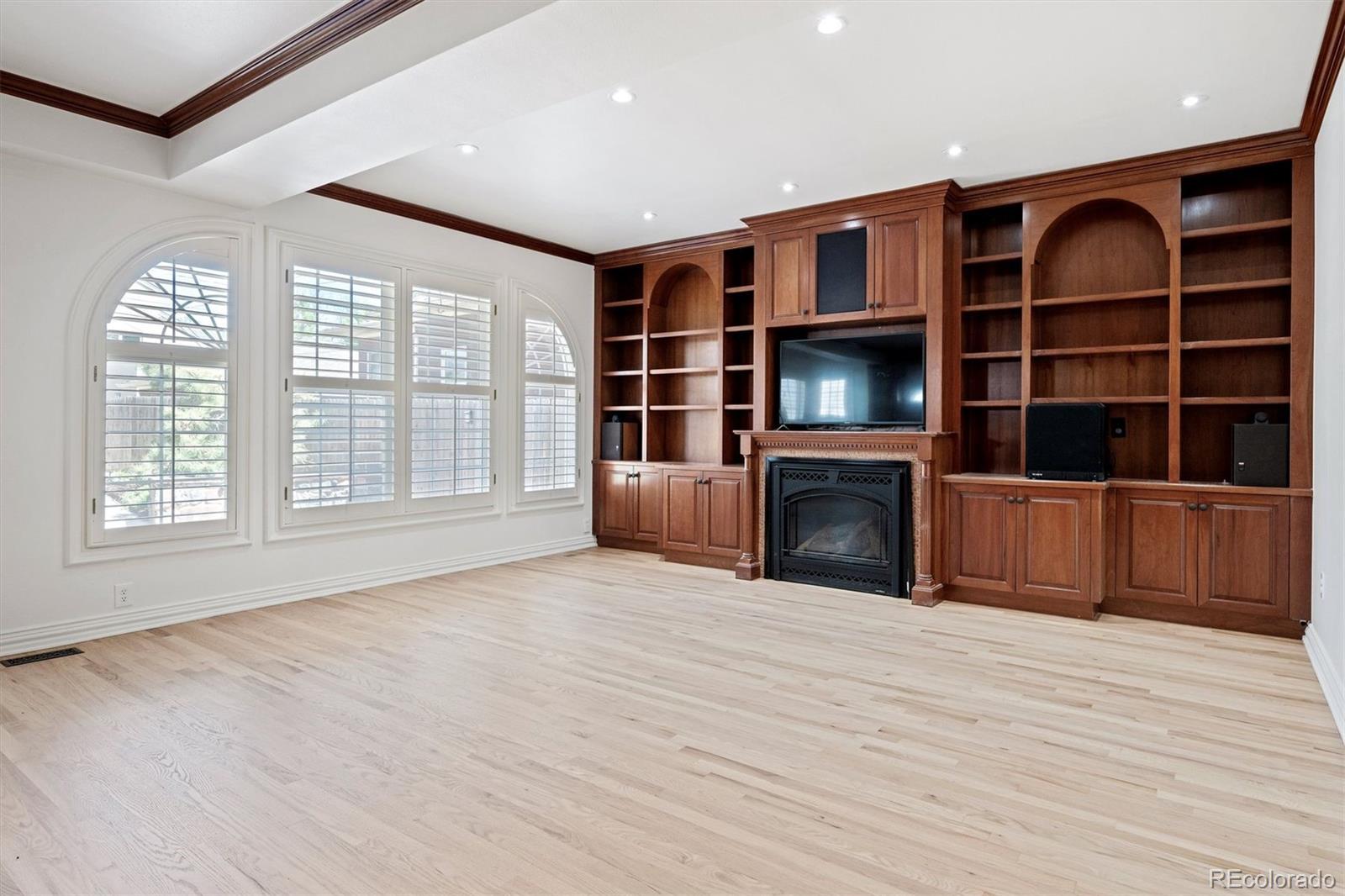 MLS Image #9 for 2350 s milwaukee street,denver, Colorado