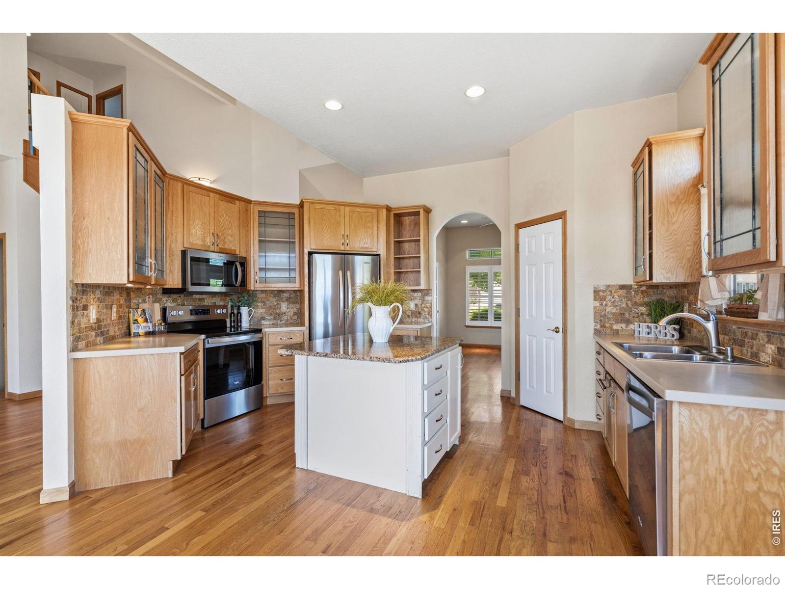 MLS Image #8 for 535  lakeside place,windsor, Colorado