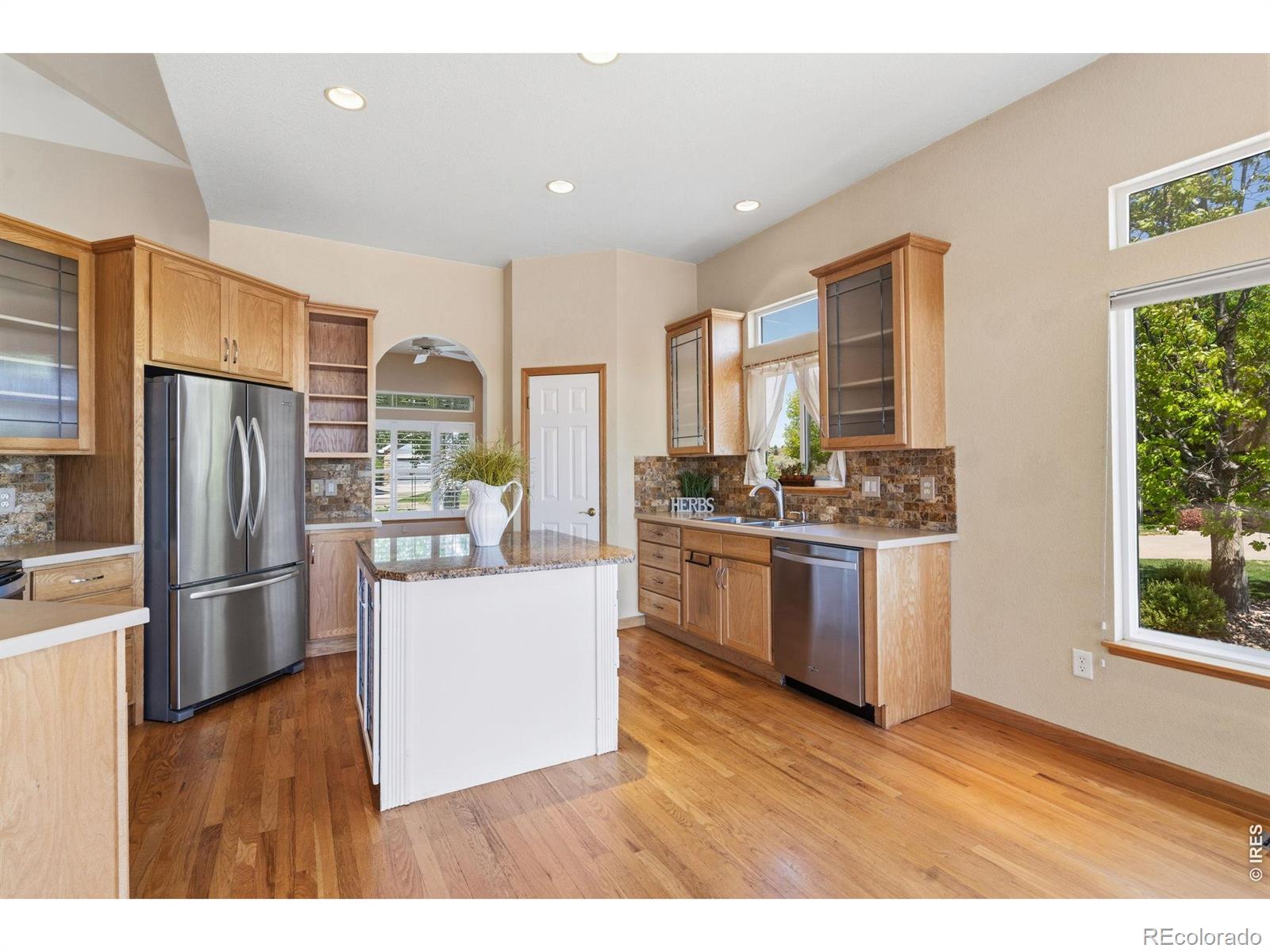 MLS Image #9 for 535  lakeside place,windsor, Colorado