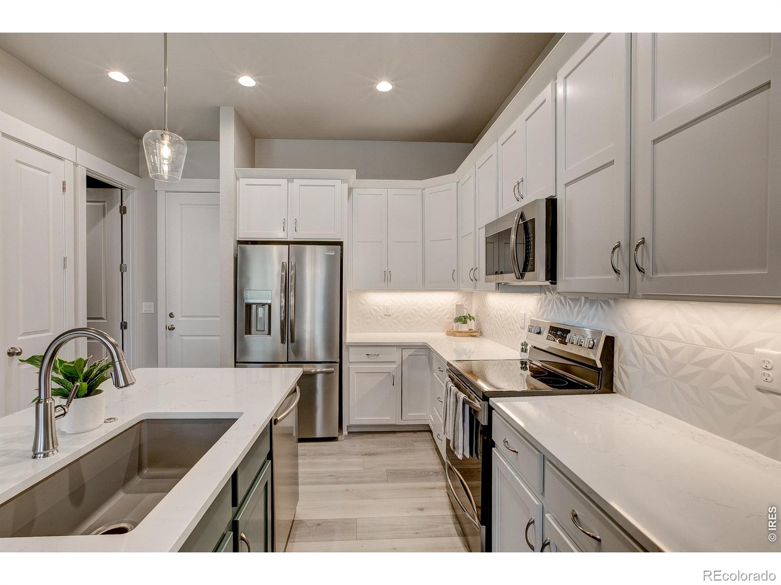 MLS Image #3 for 158  high point drive,longmont, Colorado