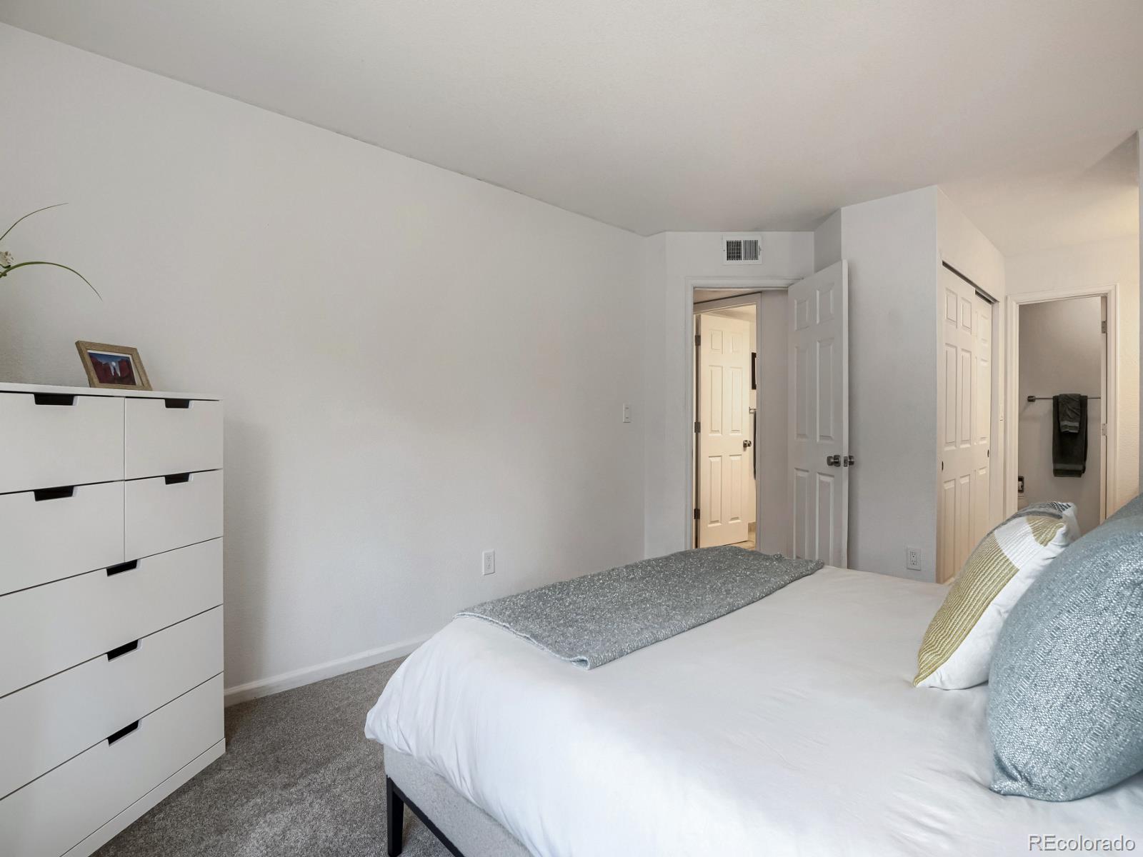 MLS Image #18 for 2199 s scranton way,aurora, Colorado
