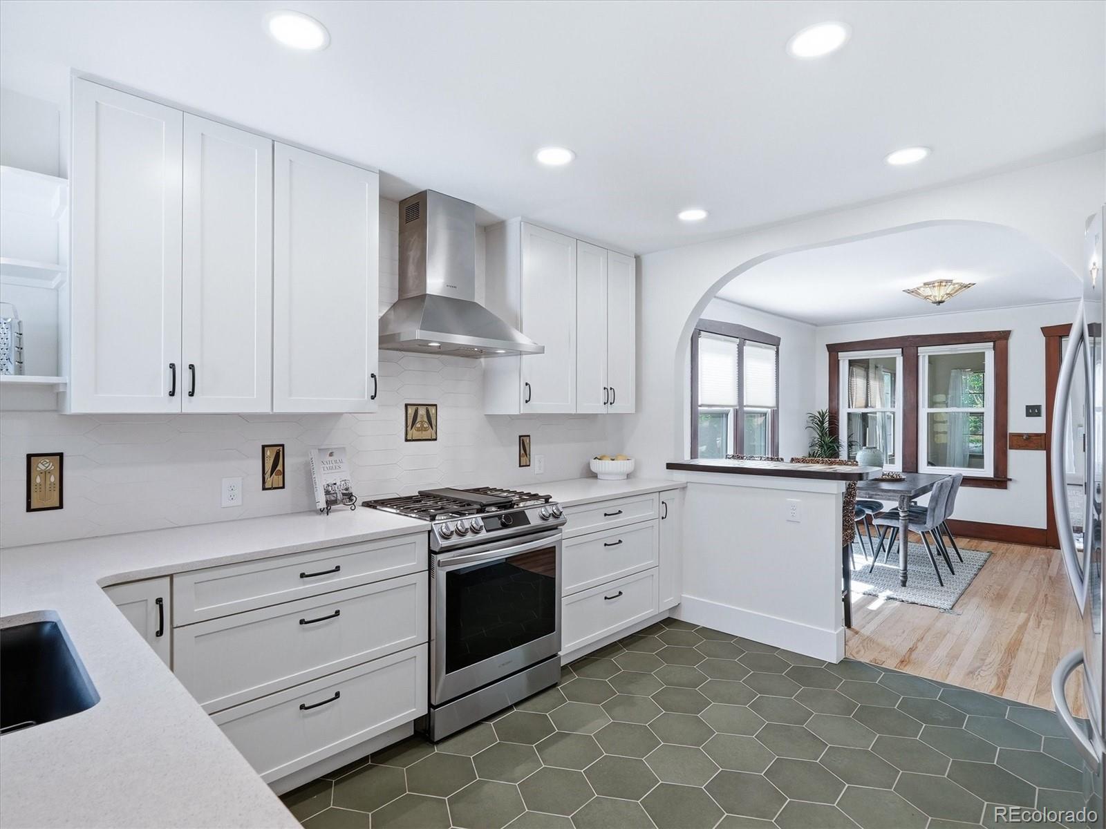 MLS Image #11 for 3331 w scott place,denver, Colorado