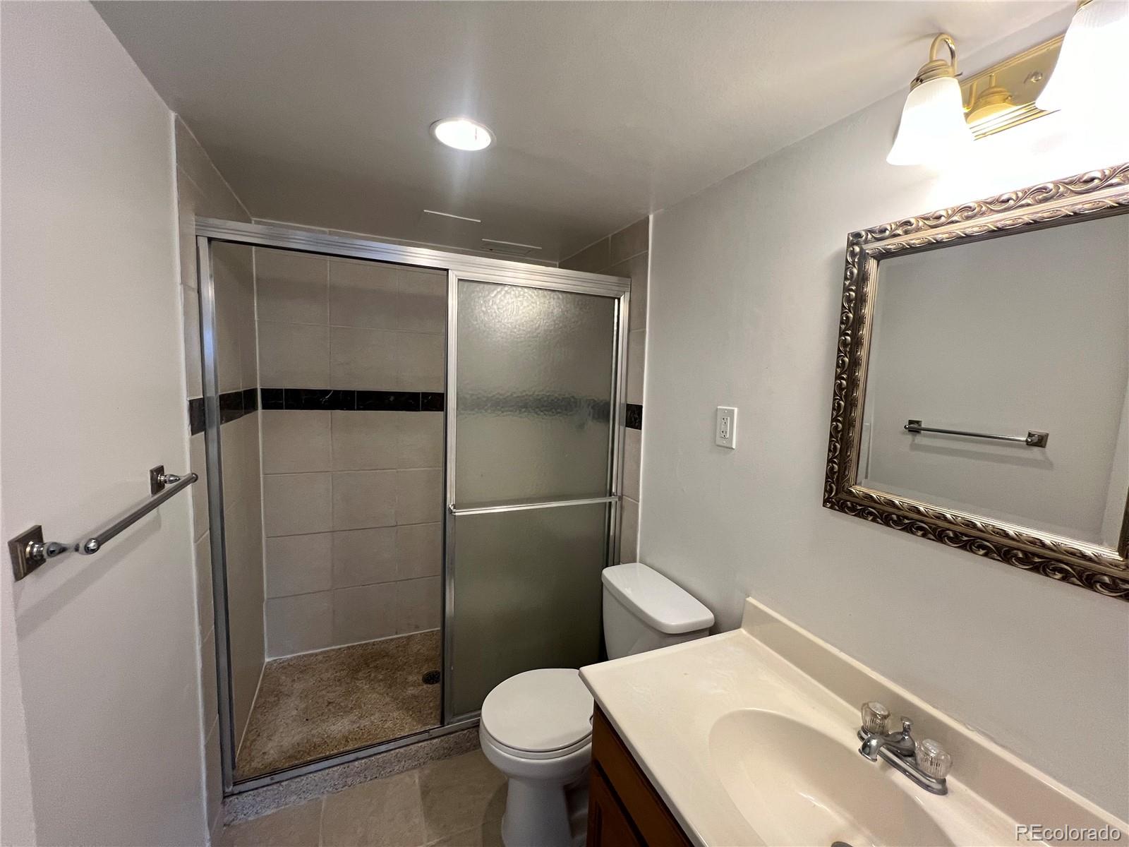 MLS Image #10 for 1121  albion street 702,denver, Colorado
