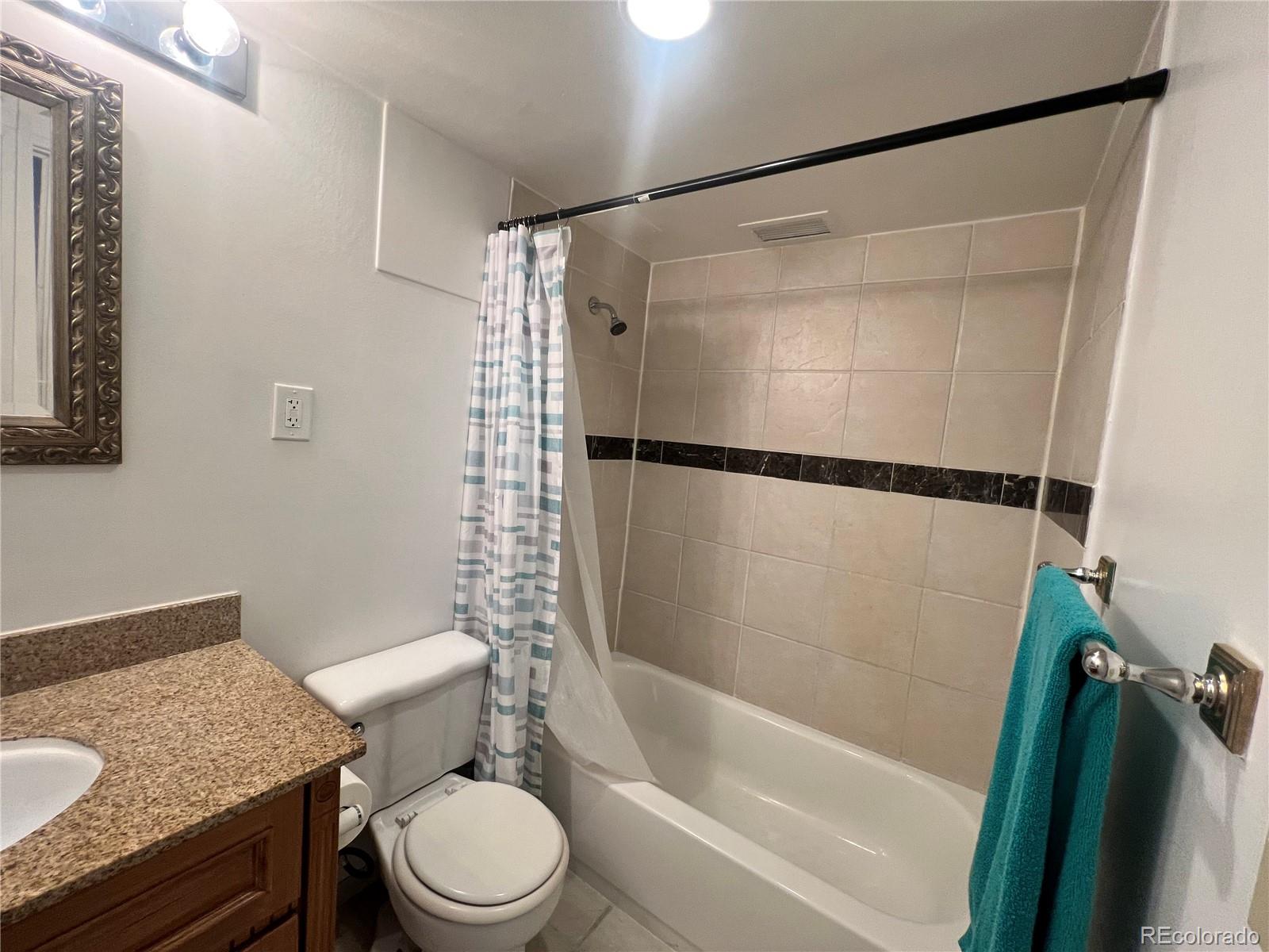 MLS Image #13 for 1121  albion street 702,denver, Colorado