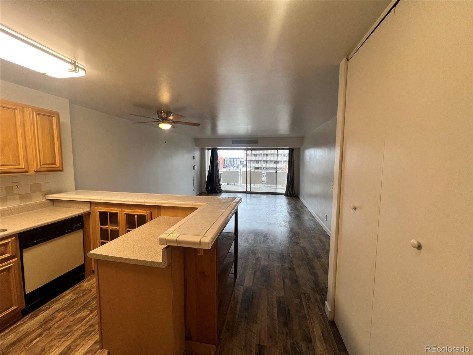 MLS Image #4 for 1121  albion street 702,denver, Colorado