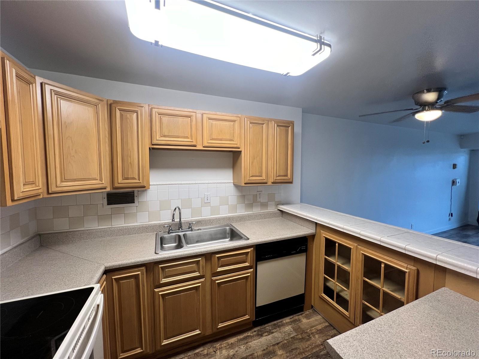 MLS Image #6 for 1121  albion street 702,denver, Colorado