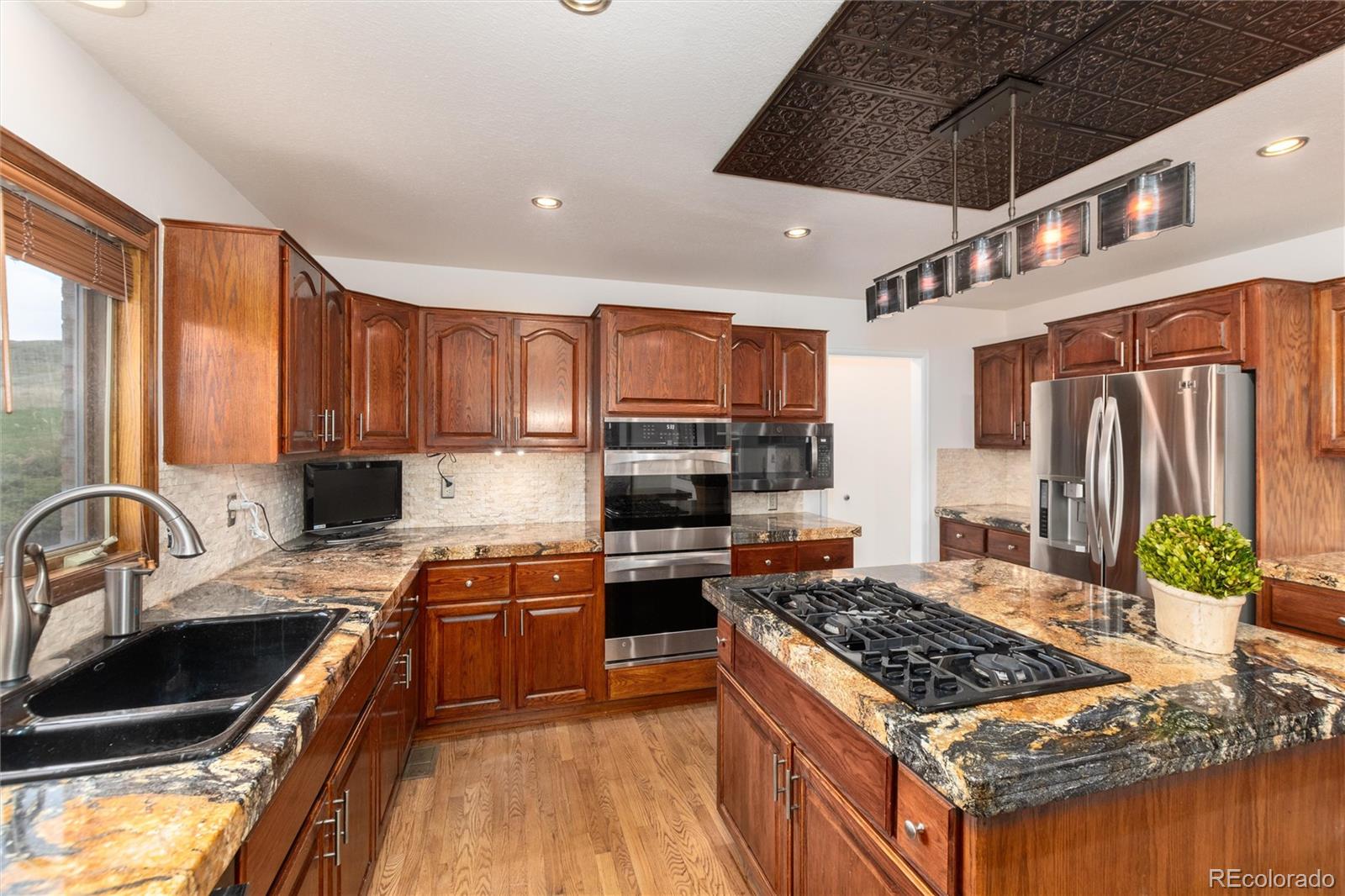 MLS Image #18 for 208 s mc intyre way,golden, Colorado