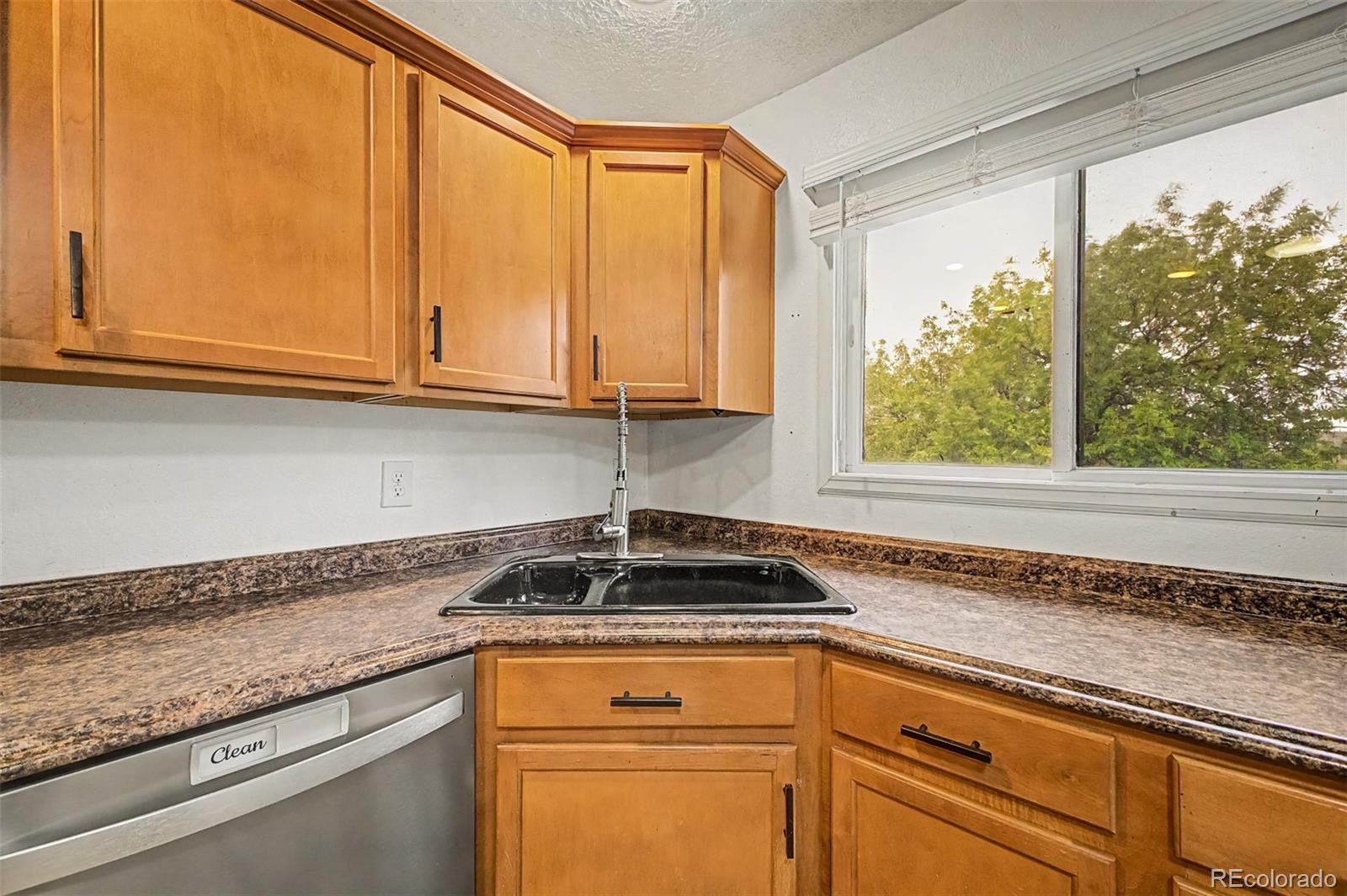 MLS Image #14 for 10088  elizabeth street,thornton, Colorado