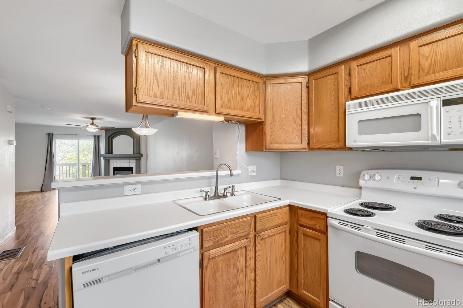 MLS Image #9 for 12008 e hoye drive ,aurora, Colorado