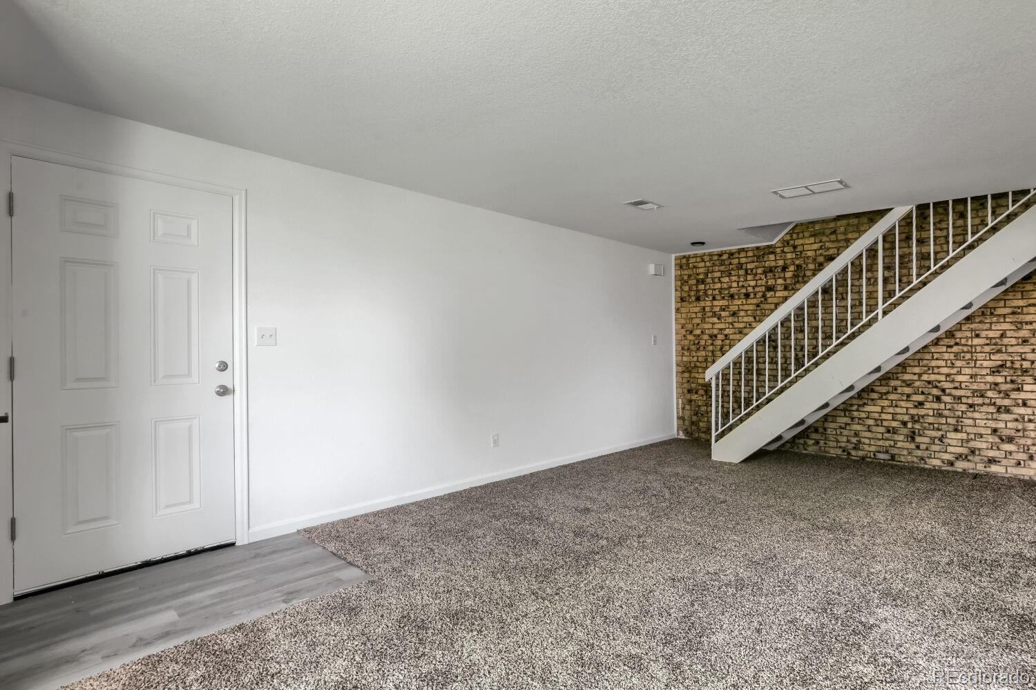 MLS Image #5 for 1142 s eagle circle,aurora, Colorado