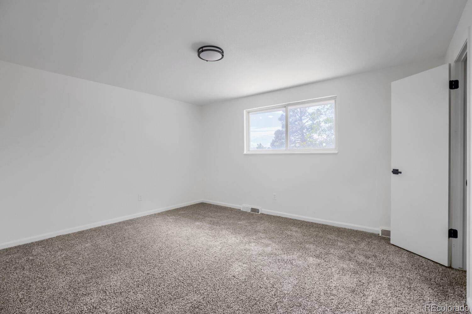MLS Image #6 for 1142 s eagle circle,aurora, Colorado