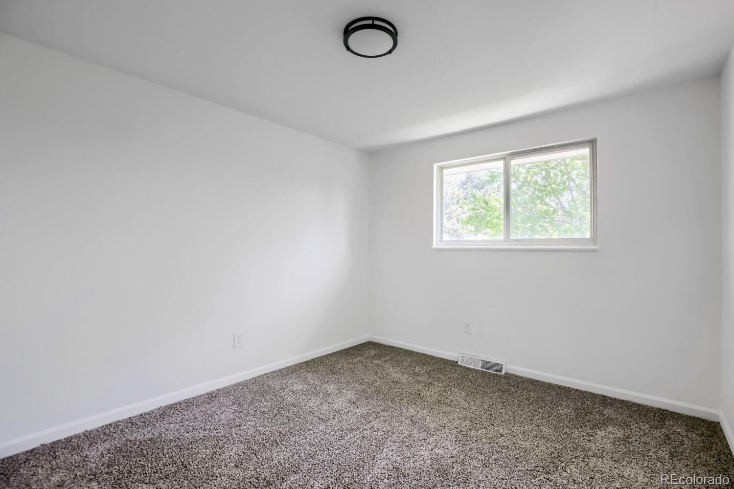 MLS Image #8 for 1142 s eagle circle,aurora, Colorado