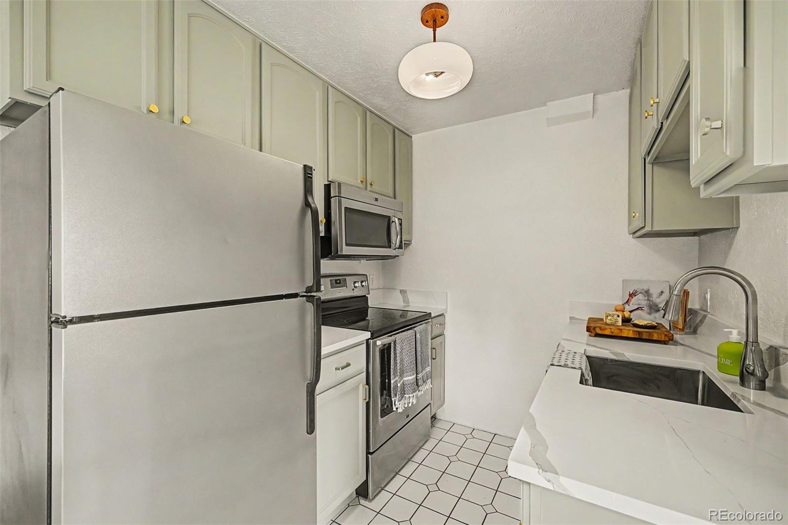 MLS Image #14 for 1190  clermont street,denver, Colorado