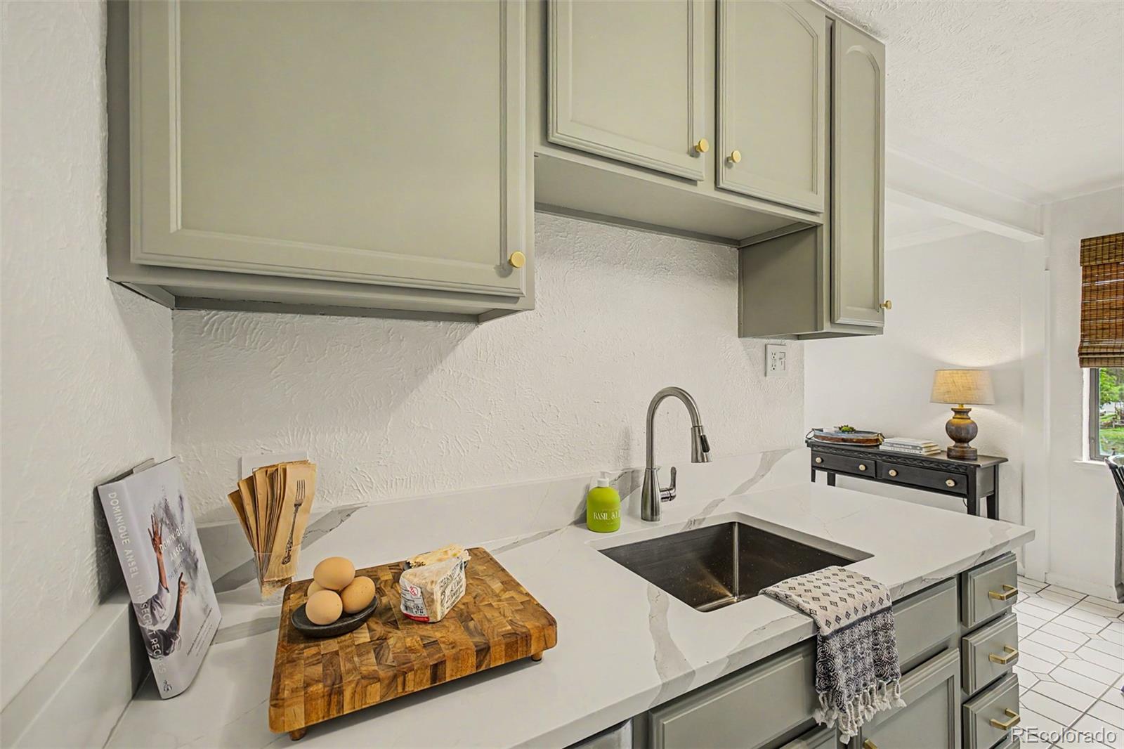 MLS Image #16 for 1190  clermont street,denver, Colorado
