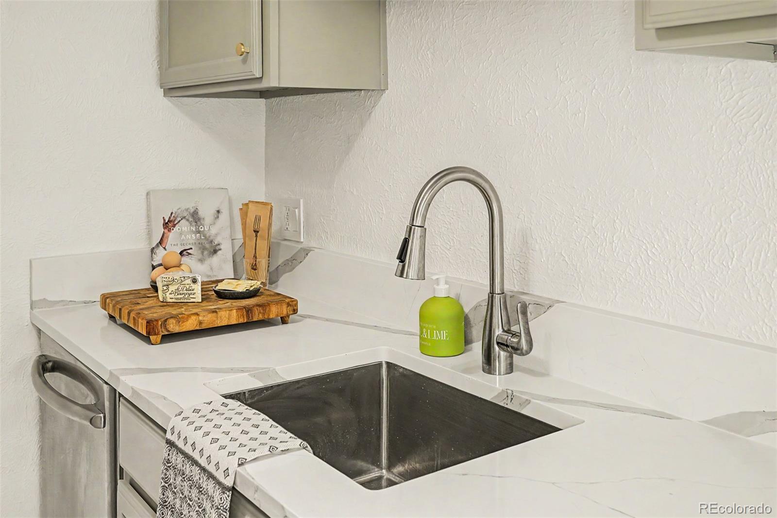 MLS Image #17 for 1190  clermont street,denver, Colorado