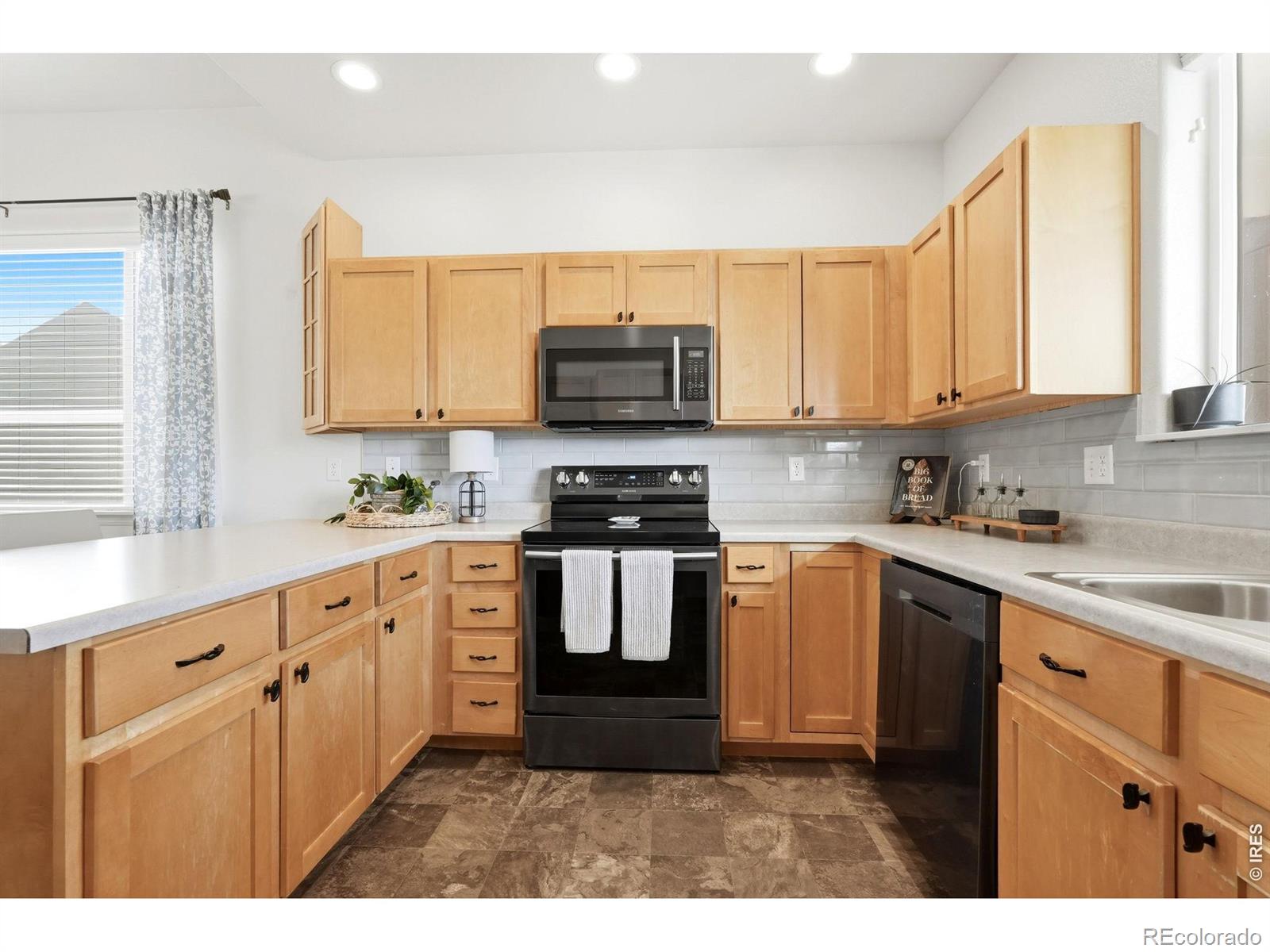 MLS Image #12 for 999  highline drive,loveland, Colorado
