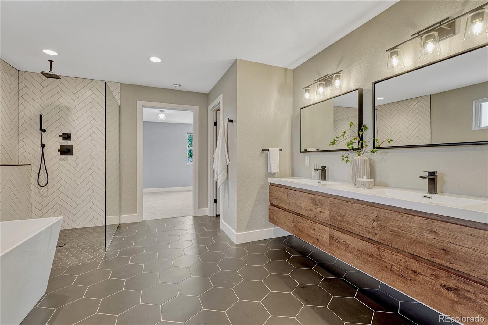 MLS Image #28 for 4790 e dartmouth avenue,denver, Colorado