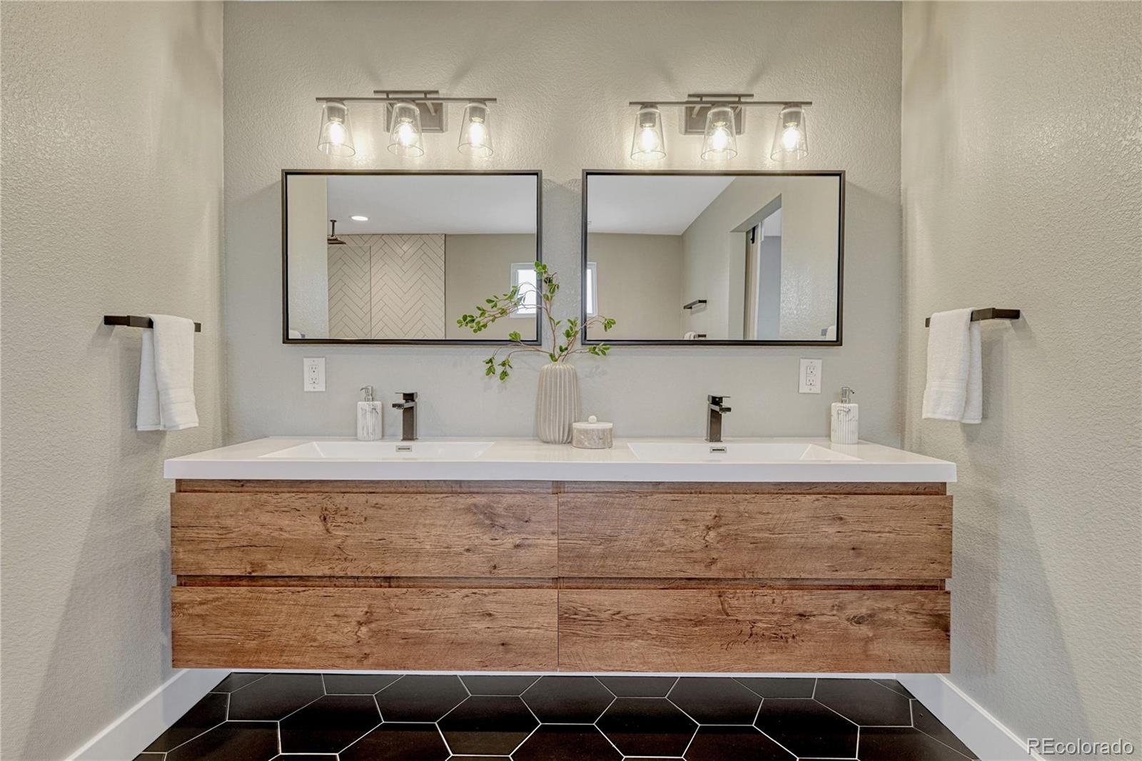MLS Image #29 for 4790 e dartmouth avenue,denver, Colorado