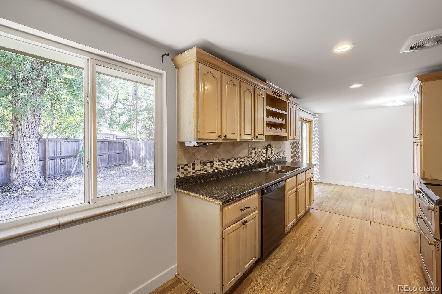 MLS Image #8 for 1640  buchtel boulevard,denver, Colorado