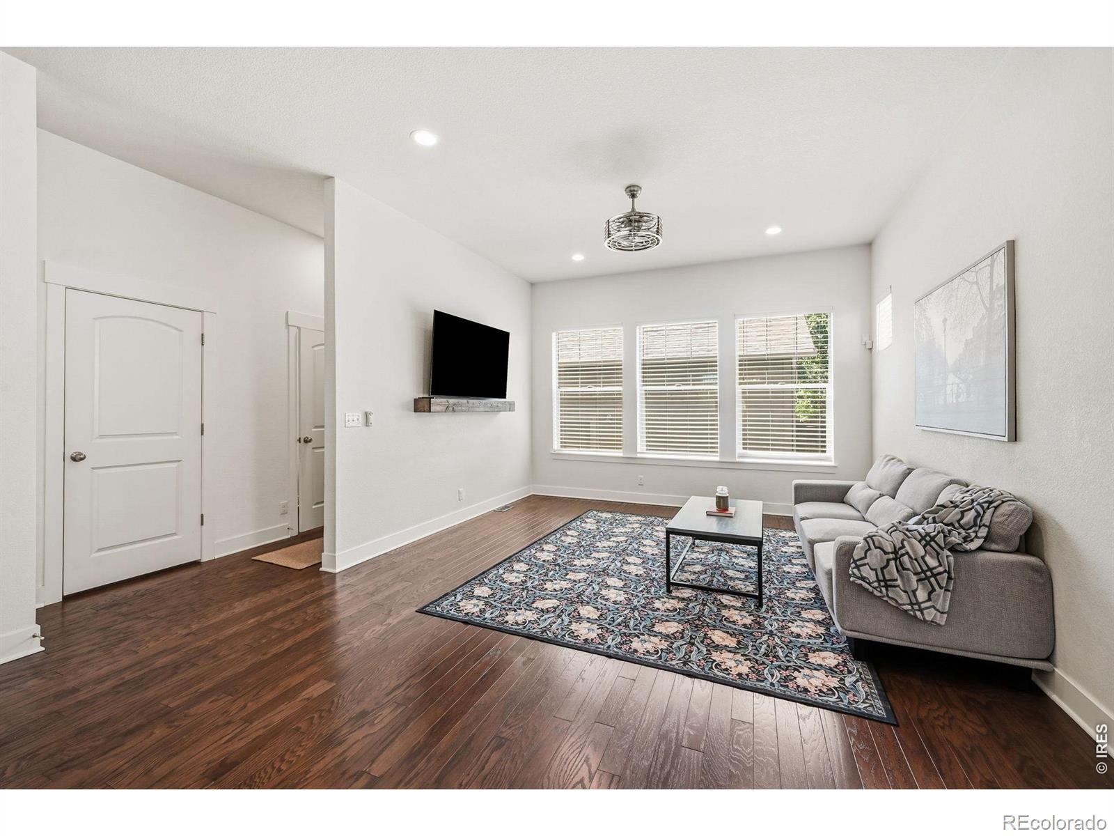 MLS Image #11 for 5779  boston street,denver, Colorado