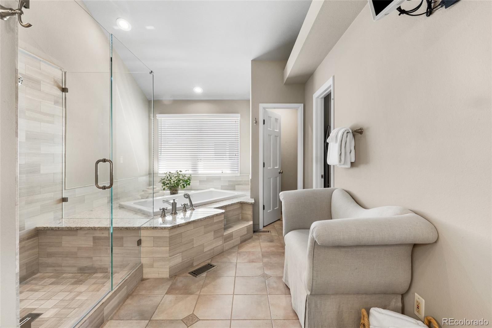 MLS Image #31 for 5860 s quintero circle,centennial, Colorado