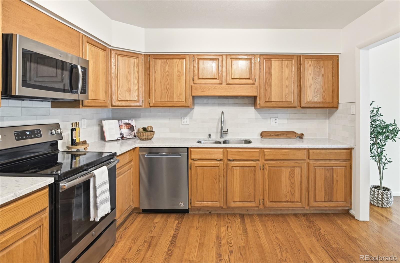 MLS Image #10 for 7045 e girard avenue,denver, Colorado