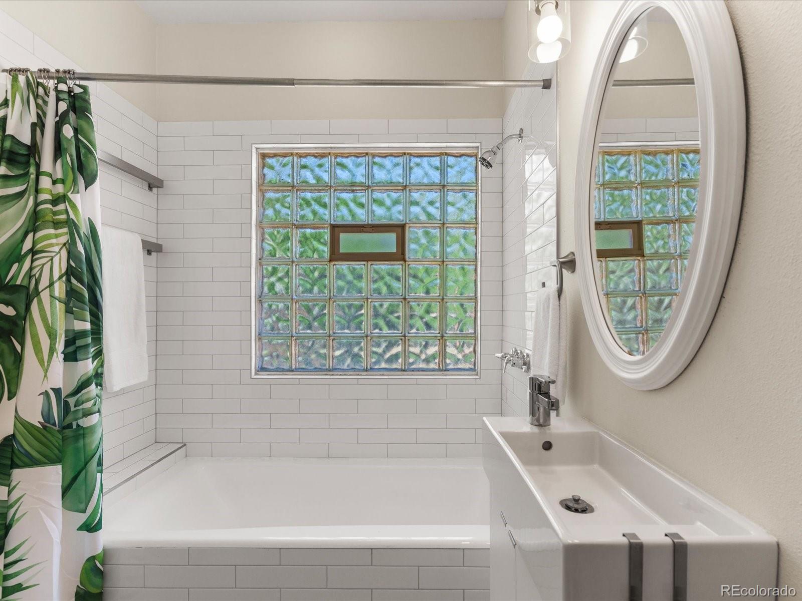 MLS Image #17 for 2265  ivanhoe street,denver, Colorado