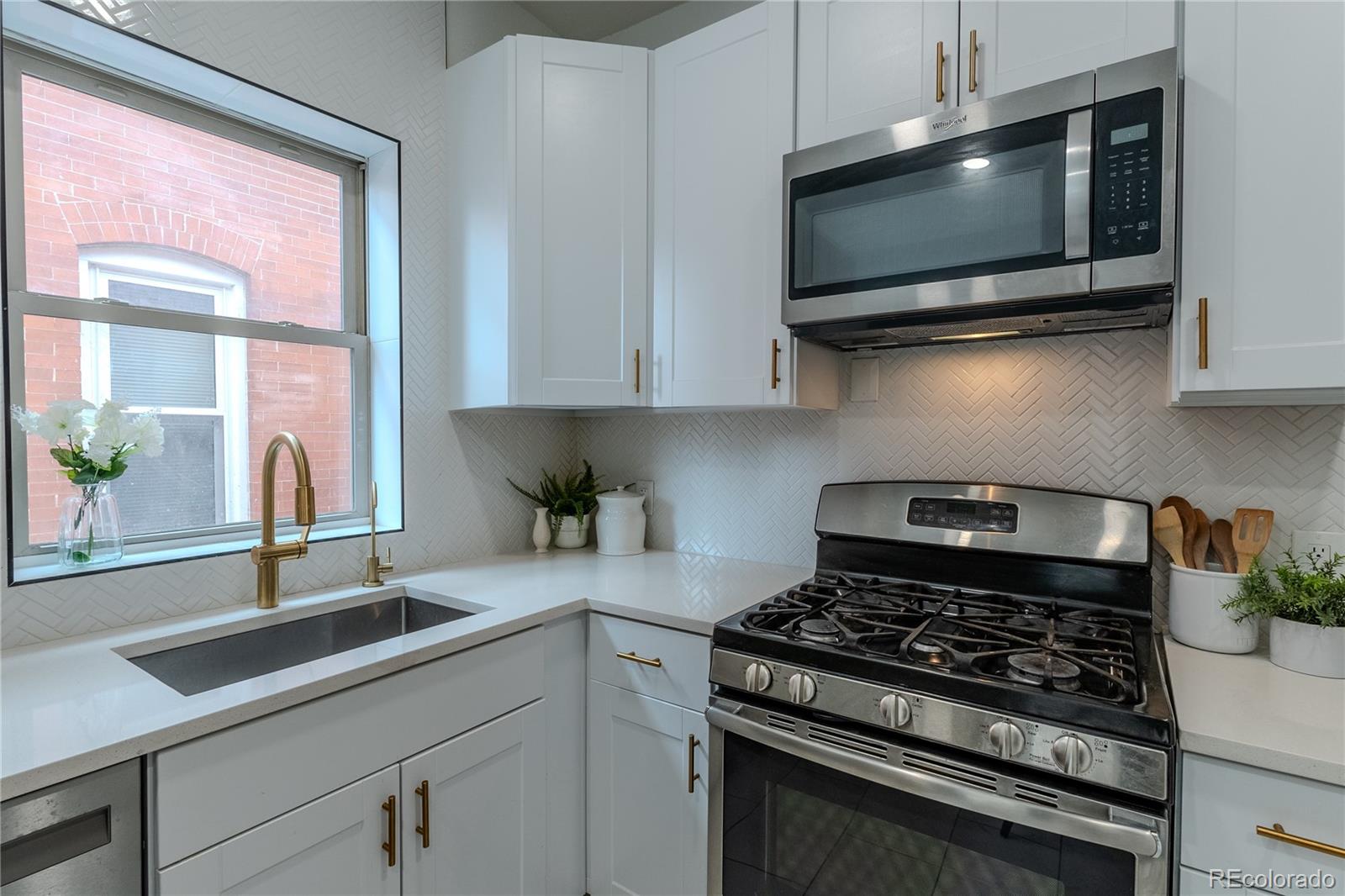 MLS Image #11 for 342 s lincoln street,denver, Colorado
