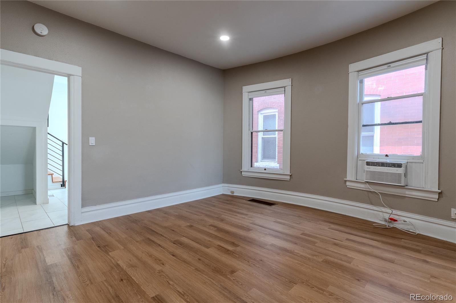 MLS Image #14 for 342 s lincoln street,denver, Colorado