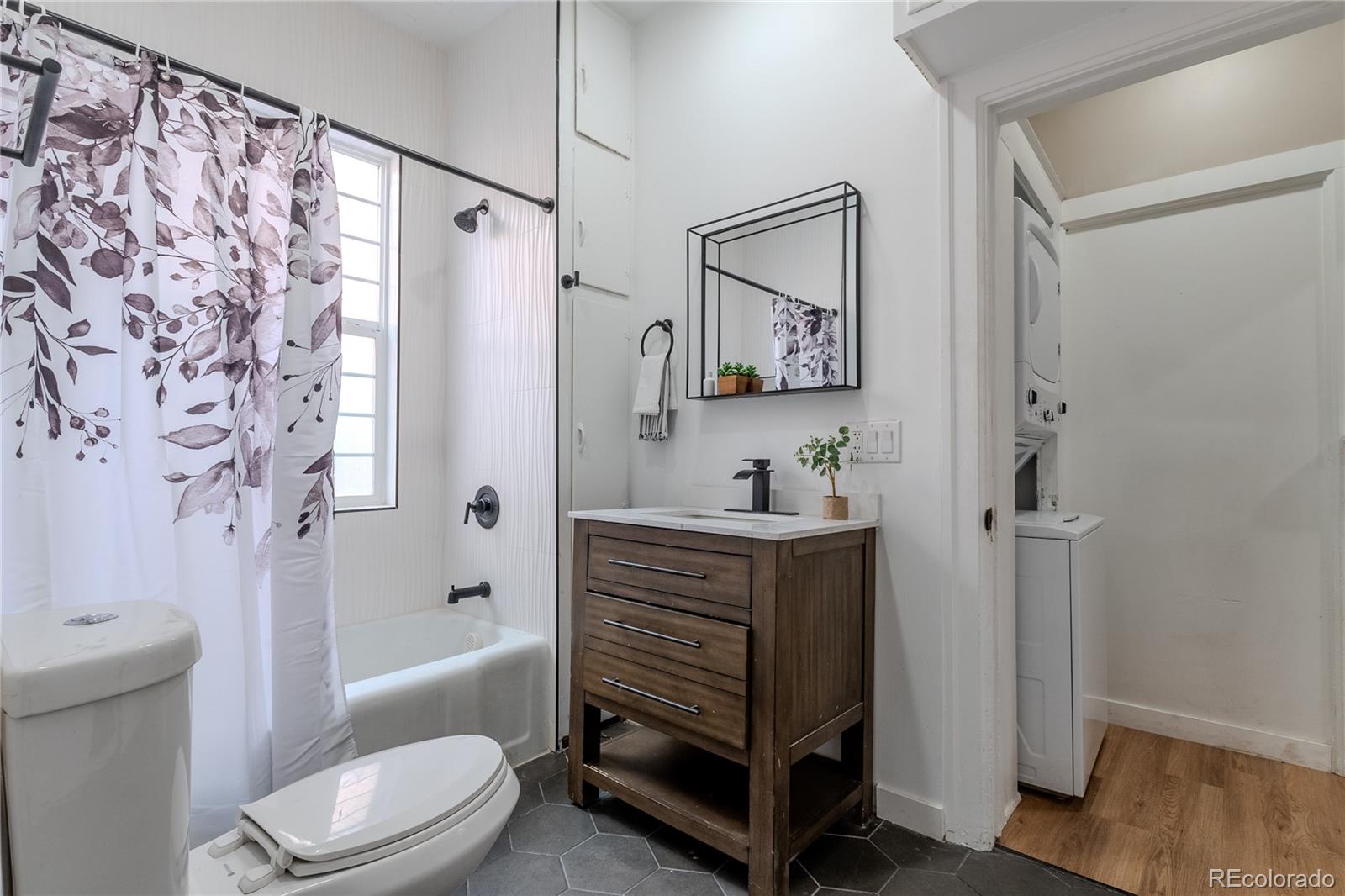 MLS Image #17 for 342 s lincoln street,denver, Colorado