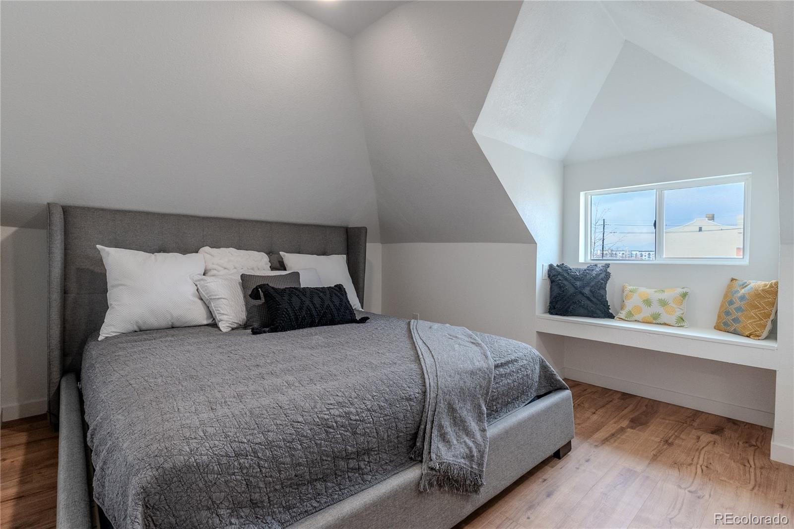 MLS Image #19 for 342 s lincoln street,denver, Colorado