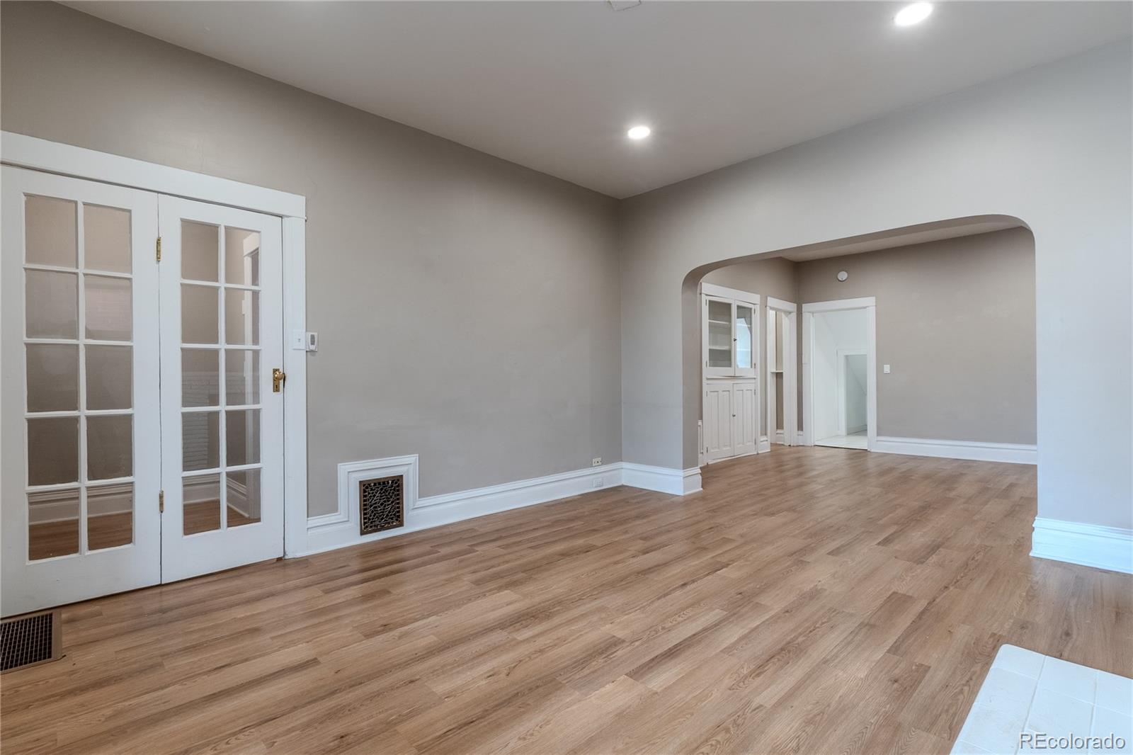 MLS Image #5 for 342 s lincoln street,denver, Colorado
