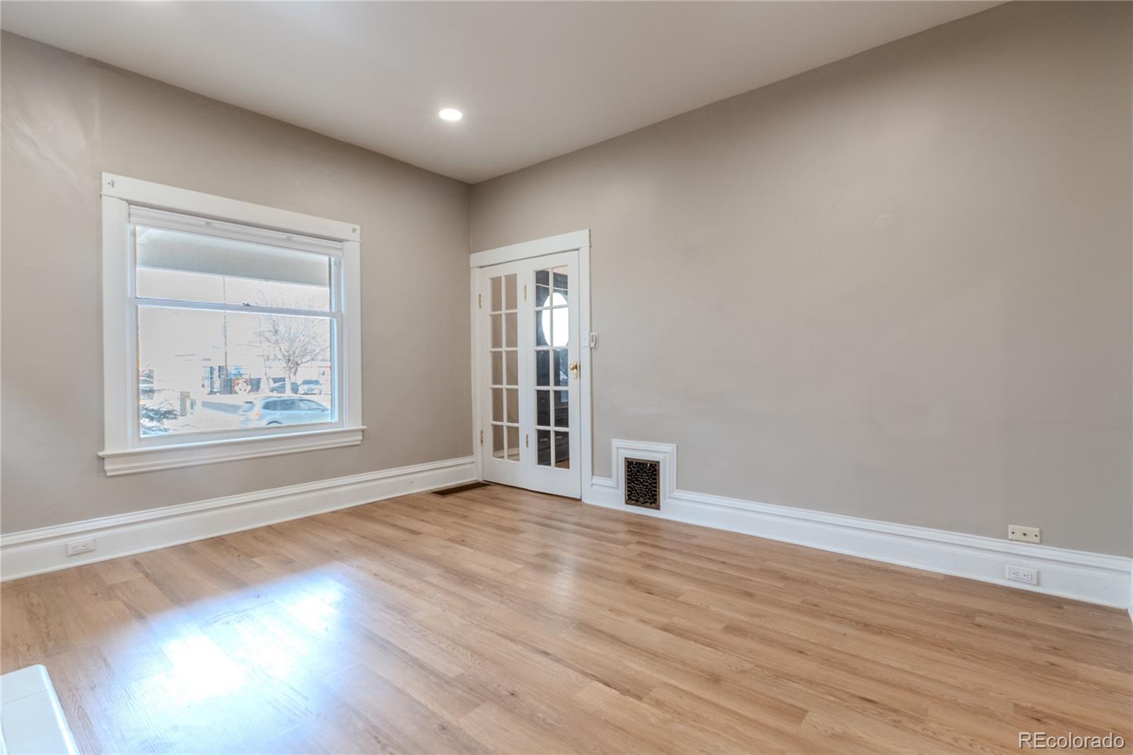MLS Image #6 for 342 s lincoln street,denver, Colorado