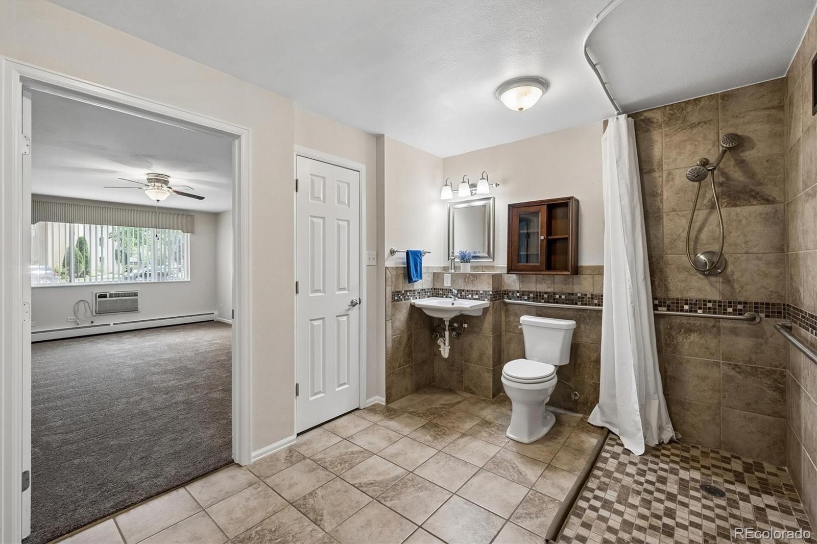 MLS Image #13 for 755 s clinton street 6a,denver, Colorado