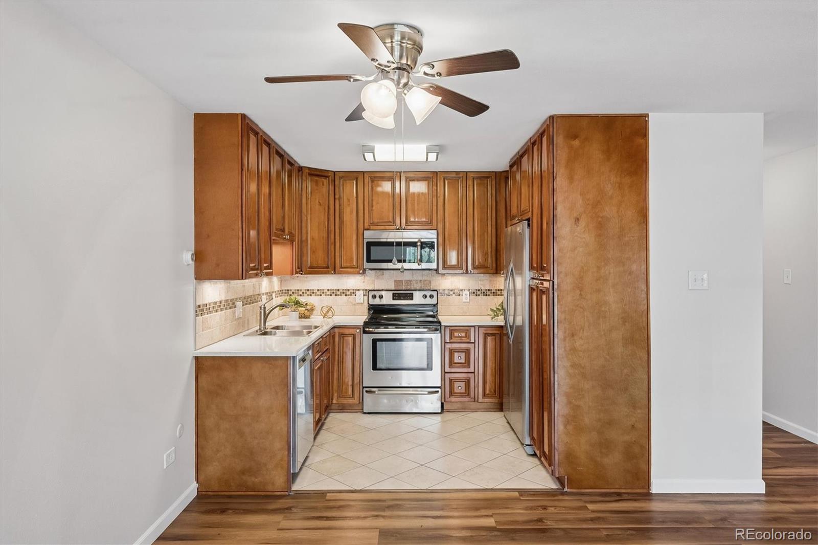 MLS Image #2 for 755 s clinton street 6a,denver, Colorado
