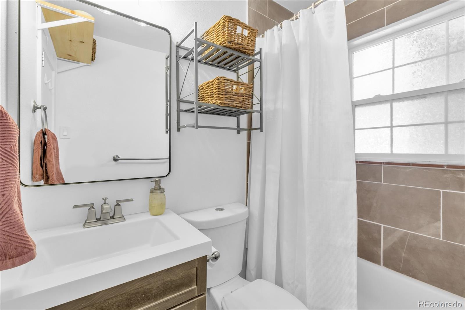 MLS Image #15 for 790 s eliot street,denver, Colorado