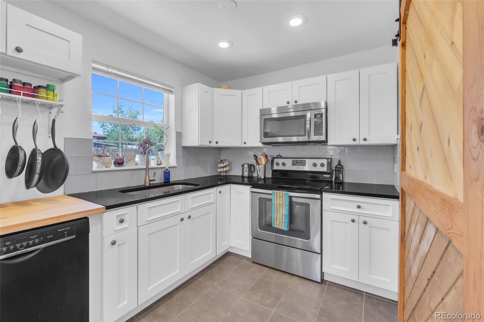MLS Image #6 for 790 s eliot street,denver, Colorado