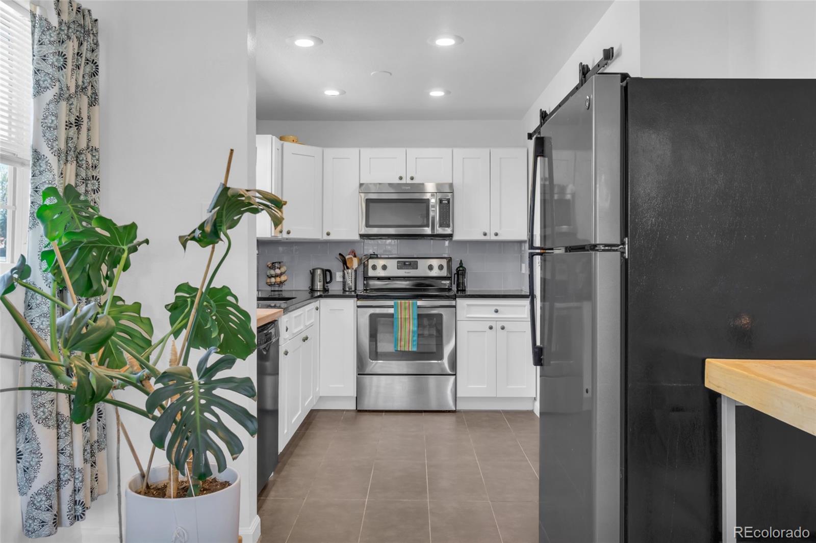 MLS Image #7 for 790 s eliot street,denver, Colorado