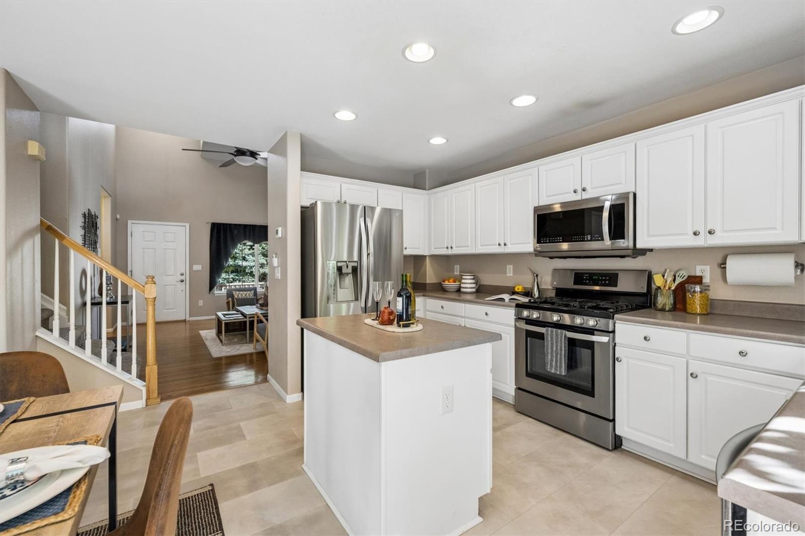 MLS Image #4 for 5652 s yakima way,aurora, Colorado