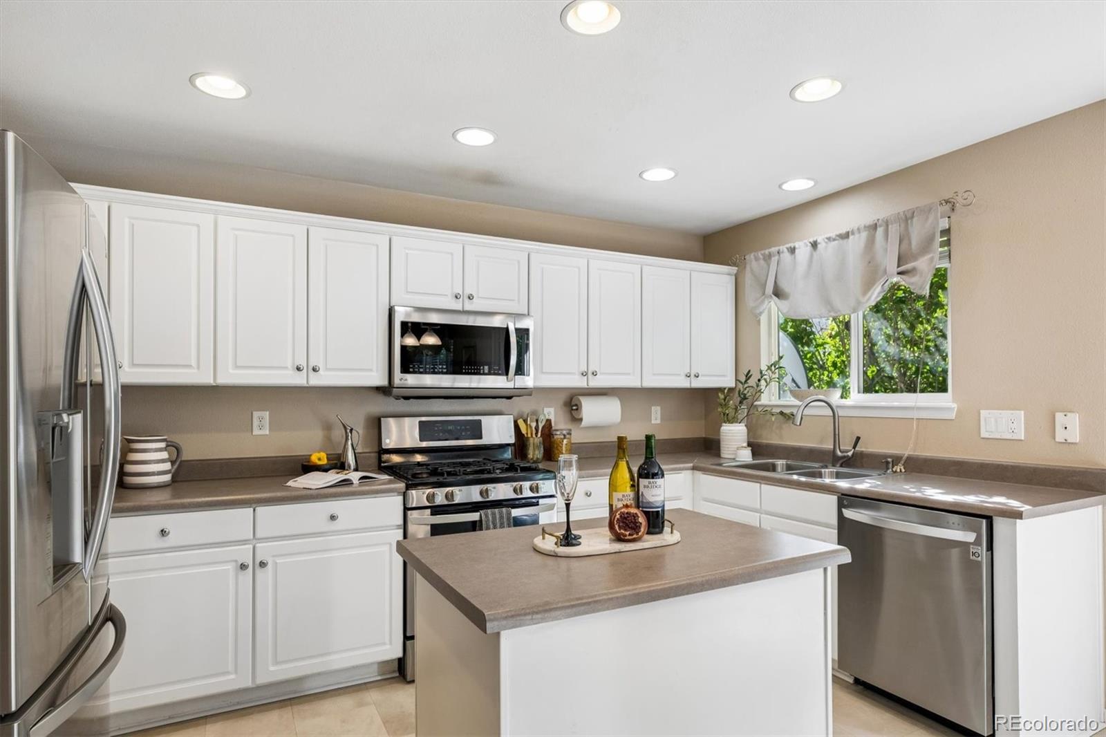 MLS Image #5 for 5652 s yakima way,aurora, Colorado
